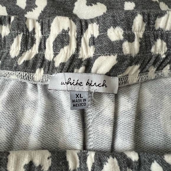 Lounge Set - Picture 3 of 6